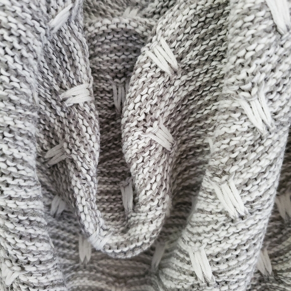 ❌️SOLD❌️ Chadwicks Cream & Grey Cowl Neck Sweater, Sm - Picture 6 of 10